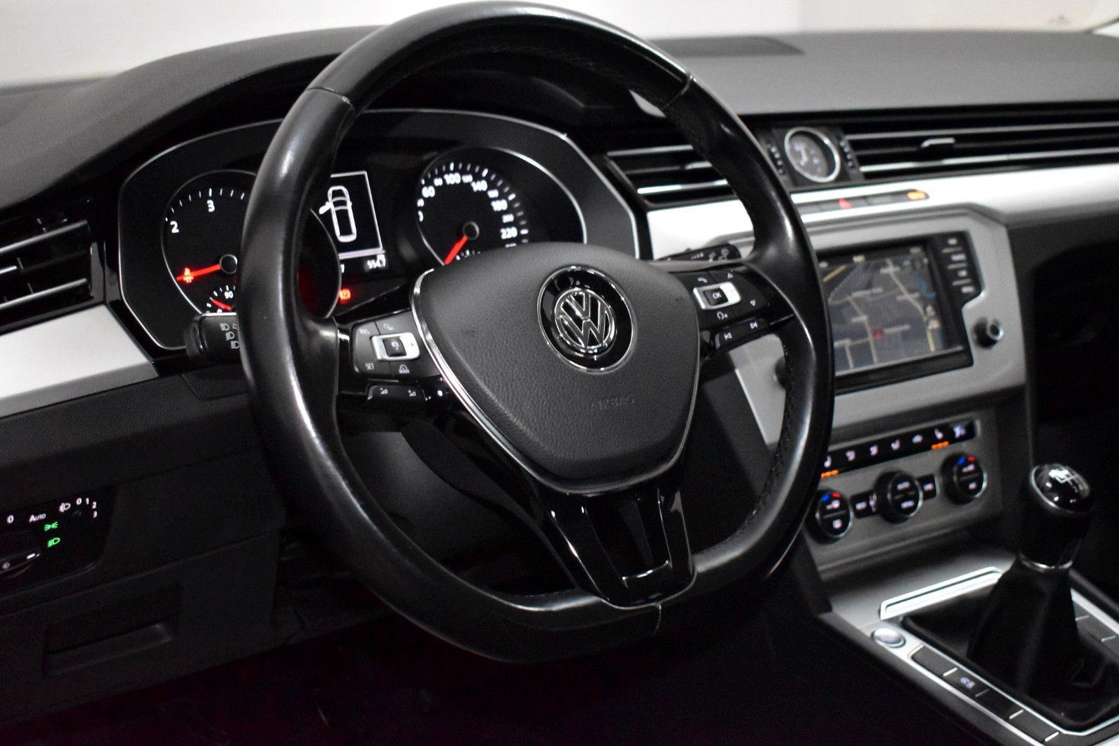 Fahrzeugabbildung Volkswagen Passat Variant Comfortline Navi,Kamera,SH,PDC,WR