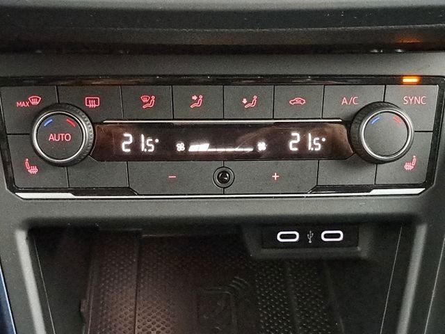 Fahrzeugabbildung Volkswagen Polo United KAMERA SITZH. NAVI KEYLESS APP-CON 1