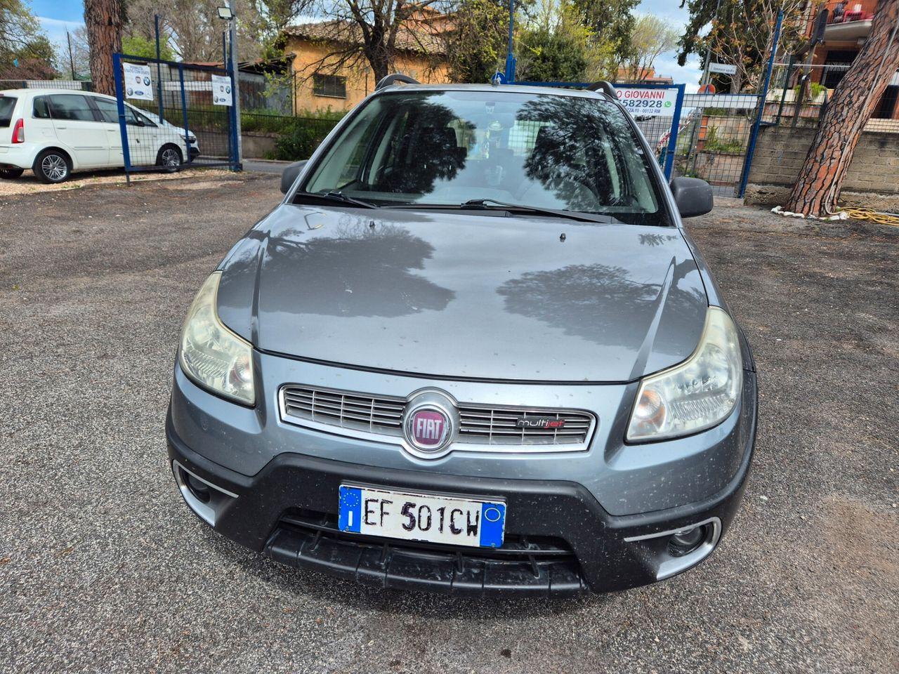 Fiat Sedici 2011 — салон