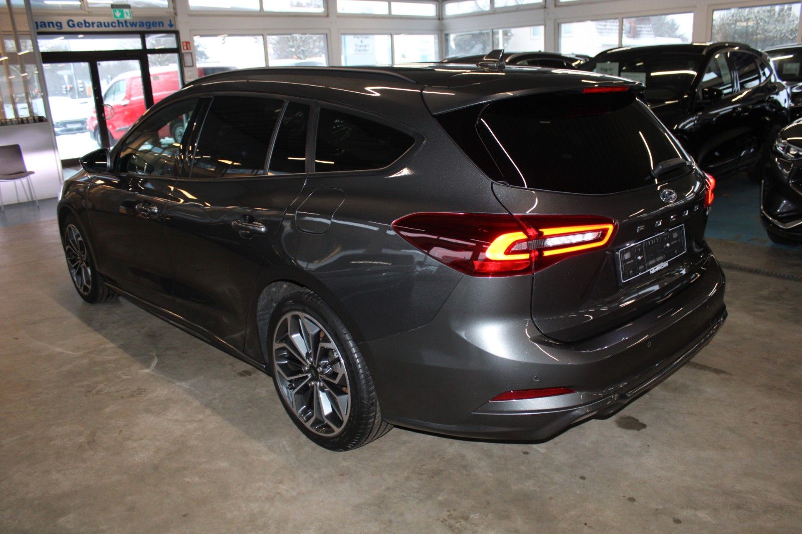 Fahrzeugabbildung Ford Focus ST-Line X Aut. LED AHK  ACC HUD WinterPak.