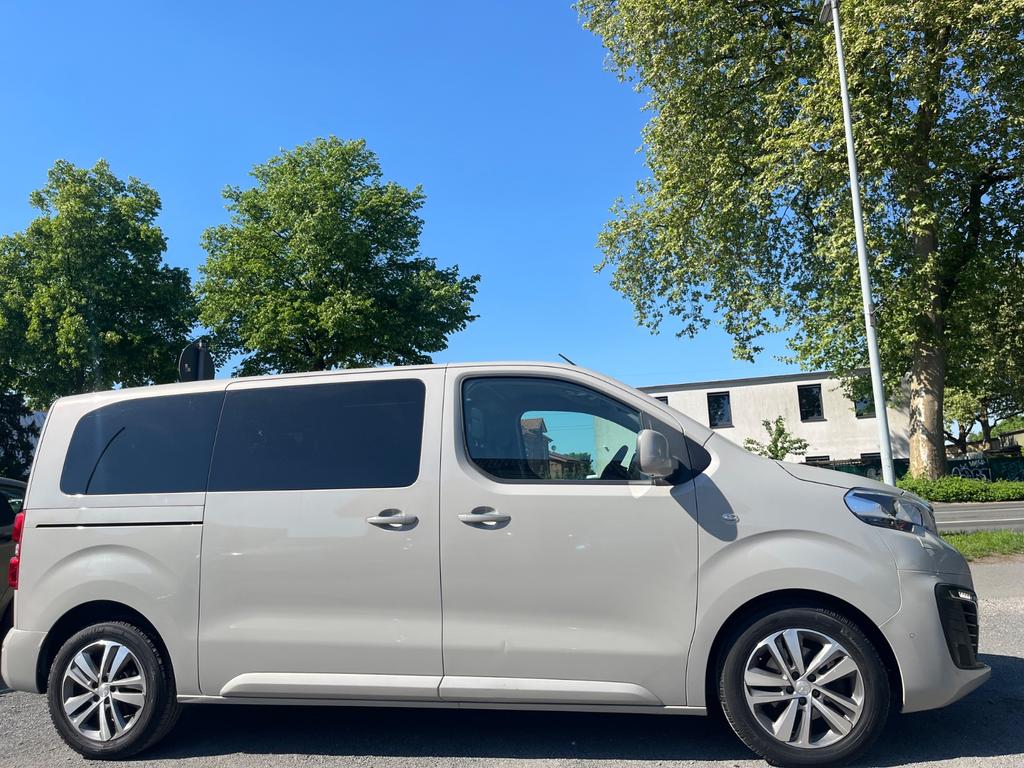 Peugeot Traveller