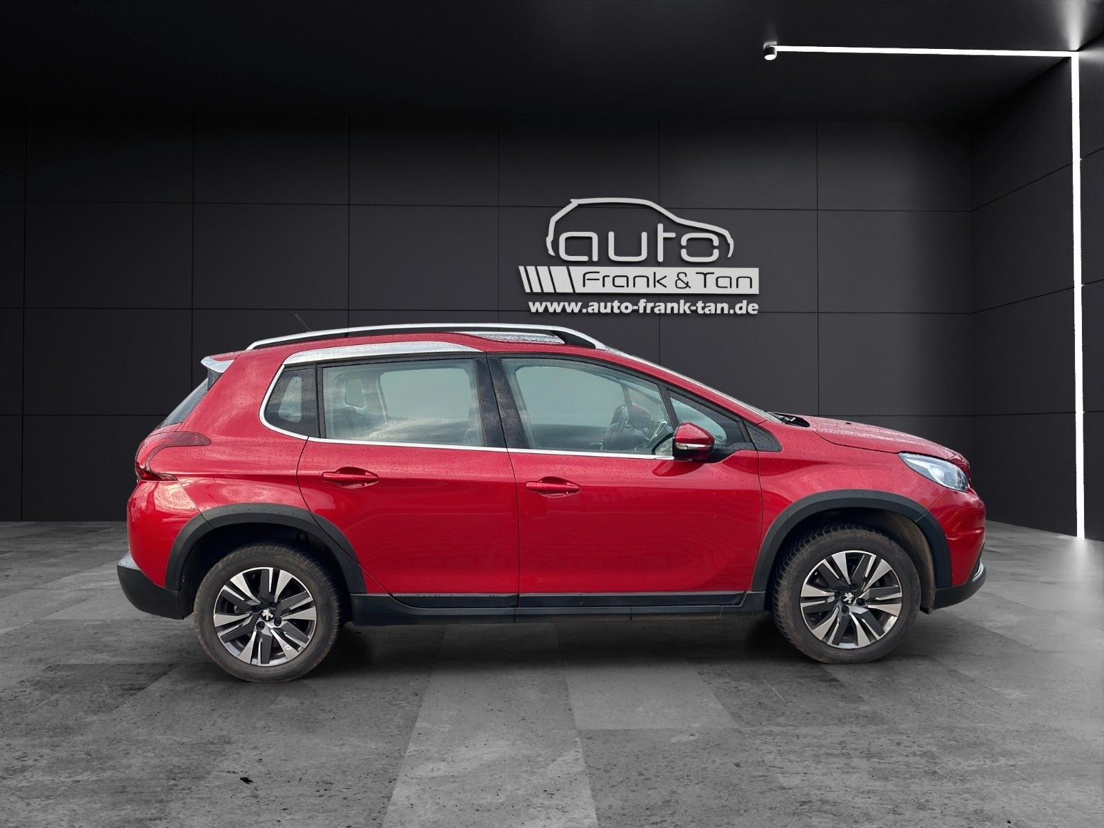 Fahrzeugabbildung Peugeot 2008 Allure*Pano*Navi*SitzHZ*Kamera*PDC*