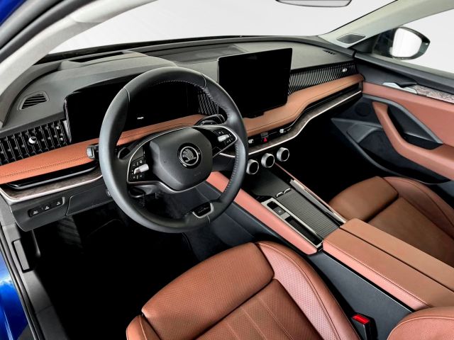 Skoda Superb Combi L&K Leder AHK Standh. Rollo 360Cam