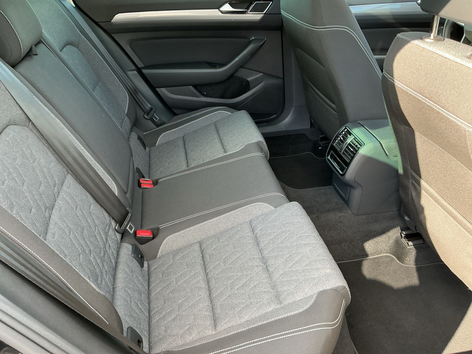 Volkswagen Passat Variant - Bild 16