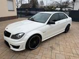 Mercedes-Benz C 63 AMG+Leder+Navi+SSD+H&K+Rückf.+Klappen+ - gebrauchte Mercedes-Benz C 63 AMG aus dem Jahr 2012