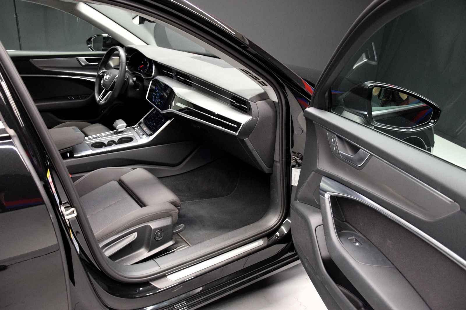 Fahrzeugabbildung Audi A6 Avant 40 TDI sport Pano ACC LED Sitzheiz DSP