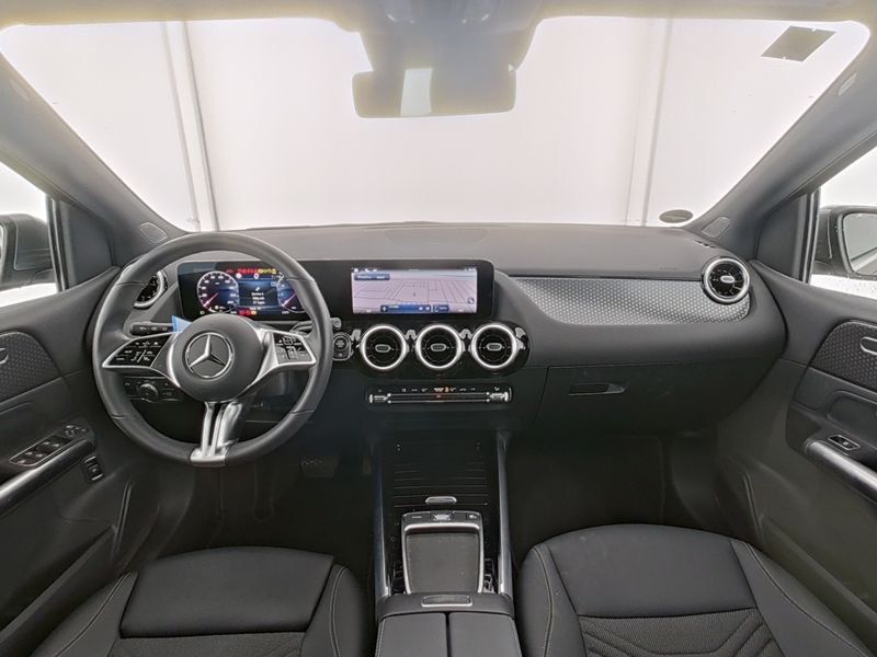 Fahrzeugabbildung Mercedes-Benz B 200 PROGRESSIVE*PANORAMA*CARPLAY*LED*EASY-PACK