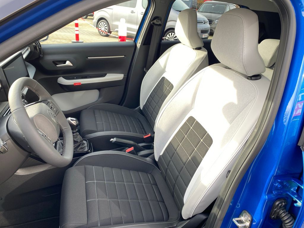 Fahrzeugabbildung Citroën C3 Turbo 100 MAX *Winter-Pak*CAM*Allwetter*Navi*