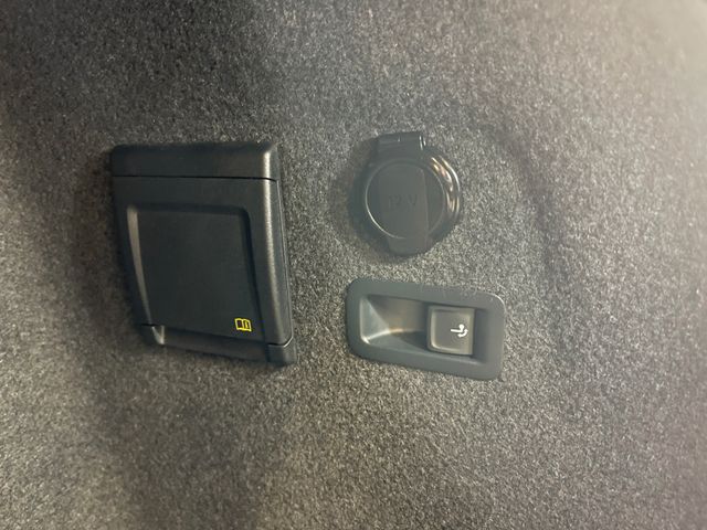 MYAUTOCENTER – Gebraucht- und Jahreswagen mit Werkstattservice in Pfaffenhofen Volkswagen Golf VIII Variant Life *1. Hand*Kamera*AHK*Klima