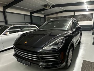 Porsche Cayenne - 1