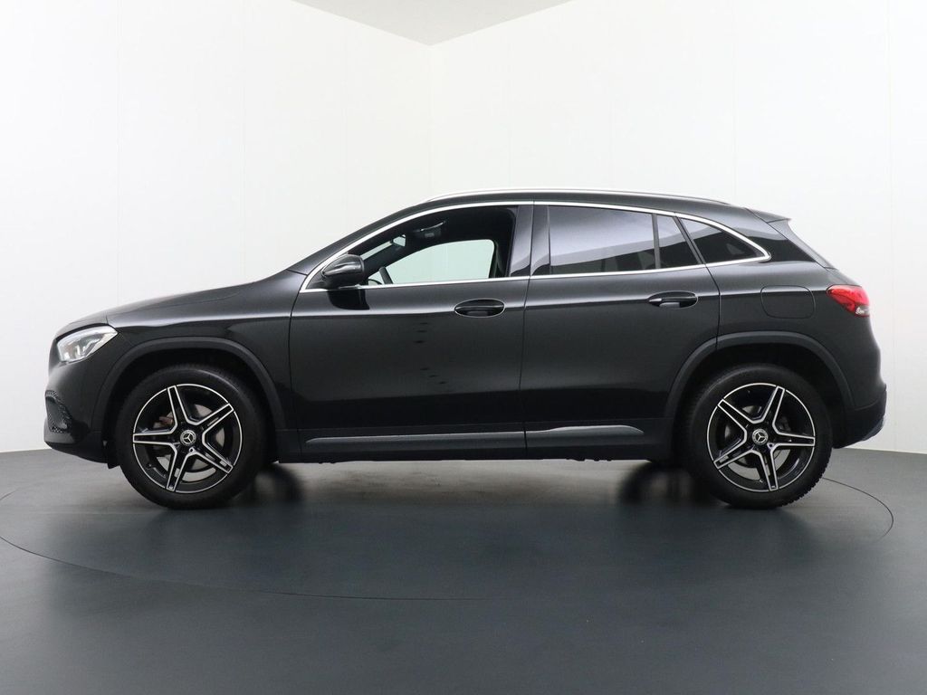 Mercedes-Benz GLA 200 Business Solution Luxury AMG Felgen MBUX
