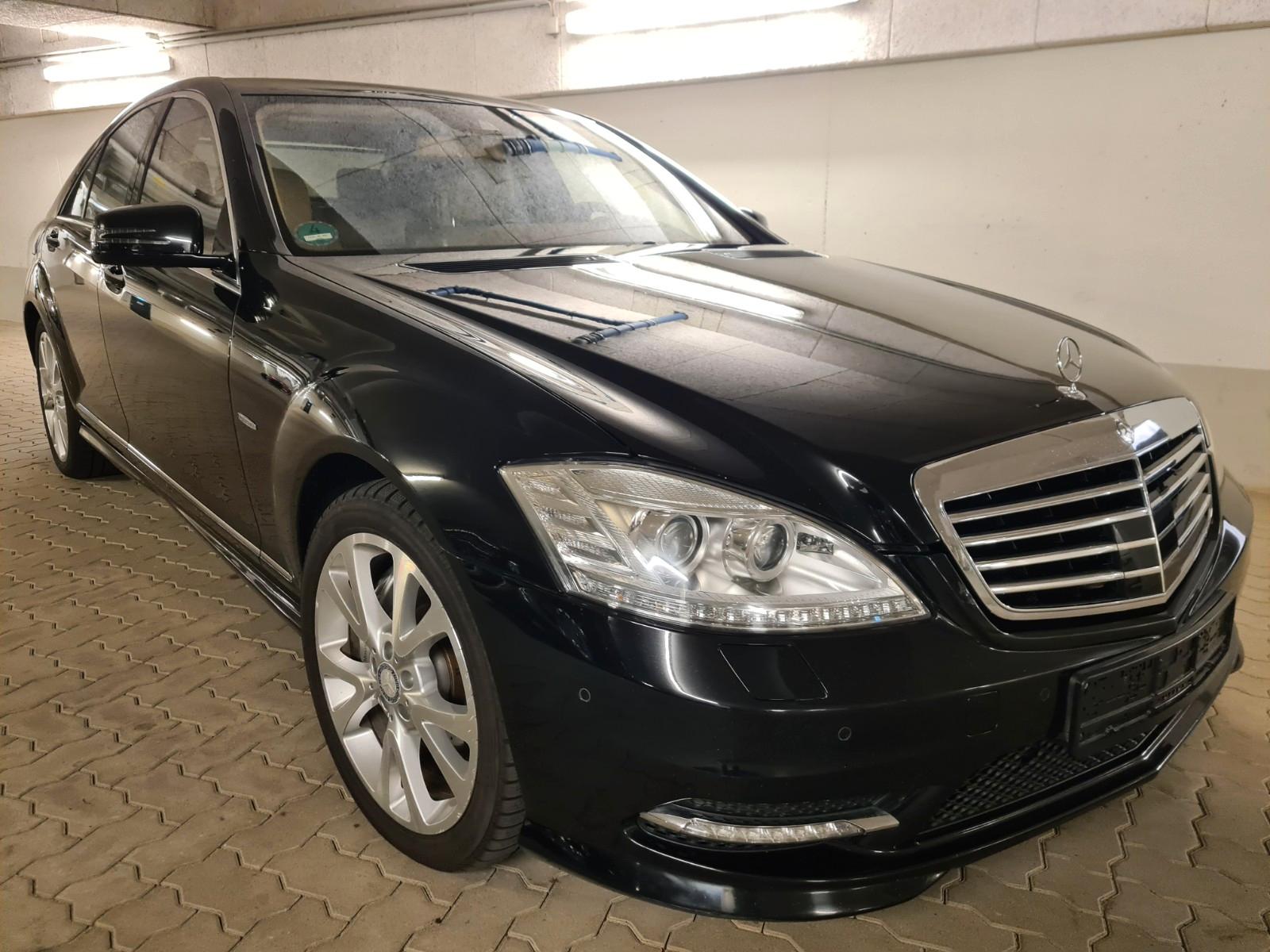 Mercedes-Benz S 500 4Matic AMG-SPORT PAKET / FOND ENTERTAIMENT