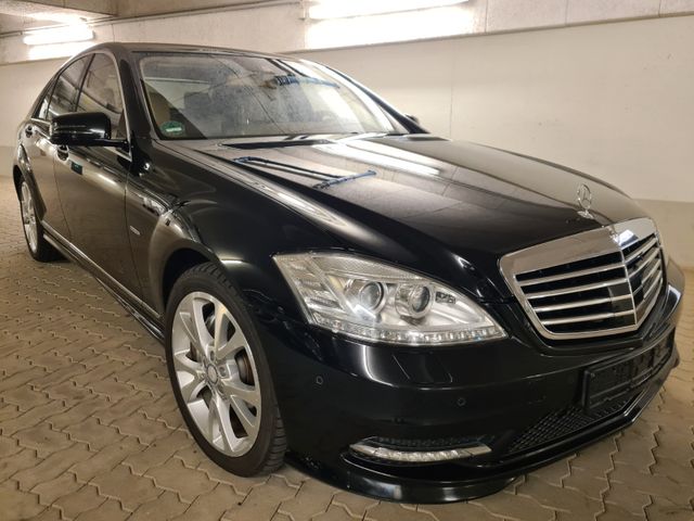 Mercedes-Benz S 500 4Matic AMG-SPORT PAKET / FOND ENTERTAIMENT
