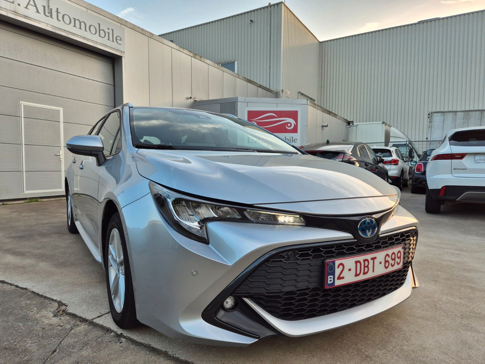 Toyota Corolla SW 1.8i / HYBRID / 89.685 KM !! 2023 !! imagem 3
