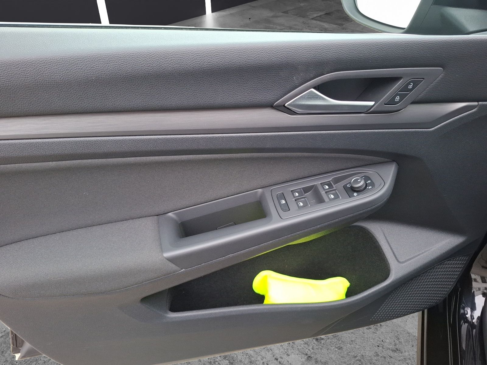 Fahrzeugabbildung Volkswagen Golf VIII Variant eTSI Style DSG LEDplus CarPlay