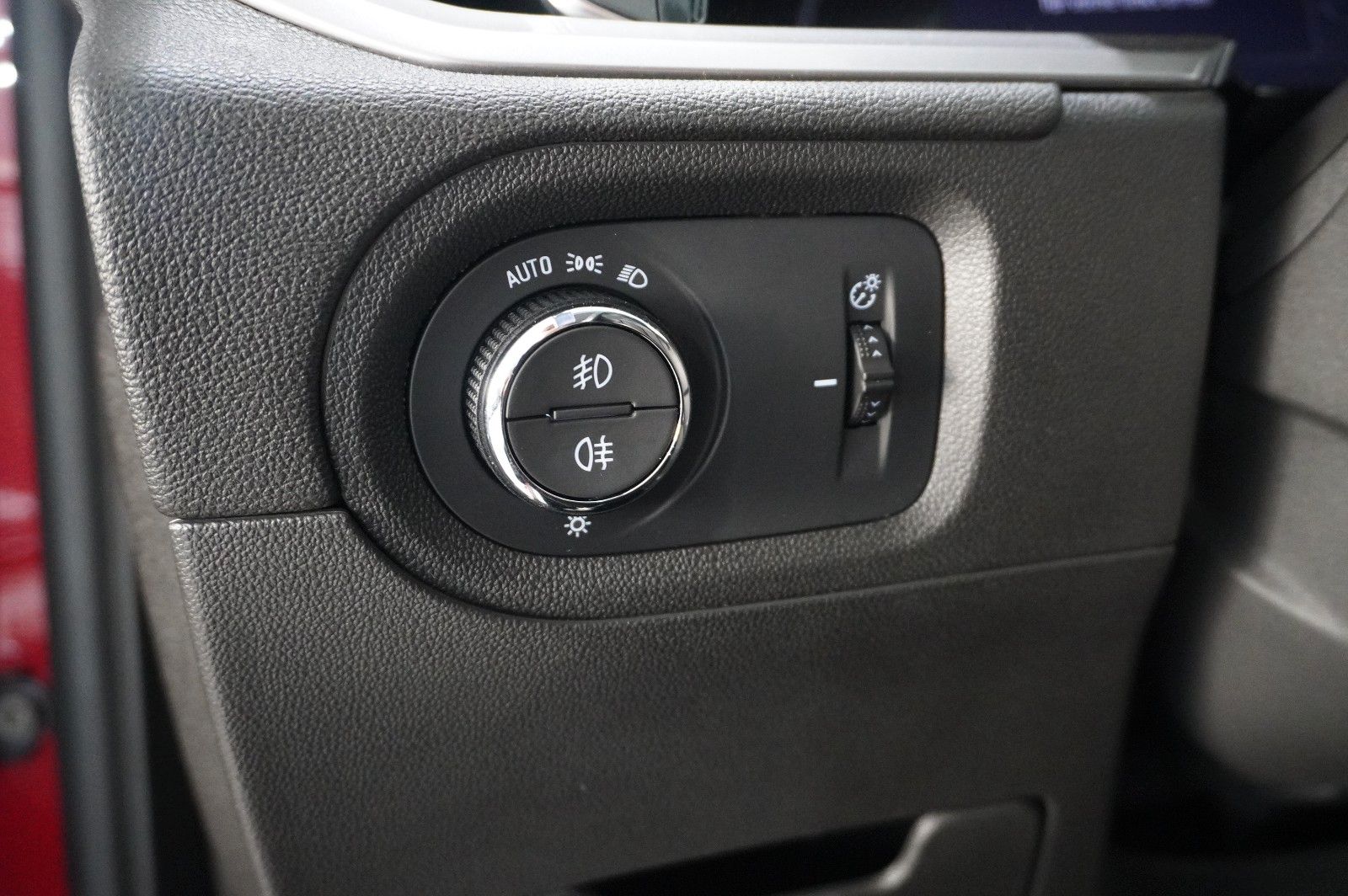 Fahrzeugabbildung Opel Grandland (X) ULTIMATE 4HYBRID NAVI/LED/360°/AHK