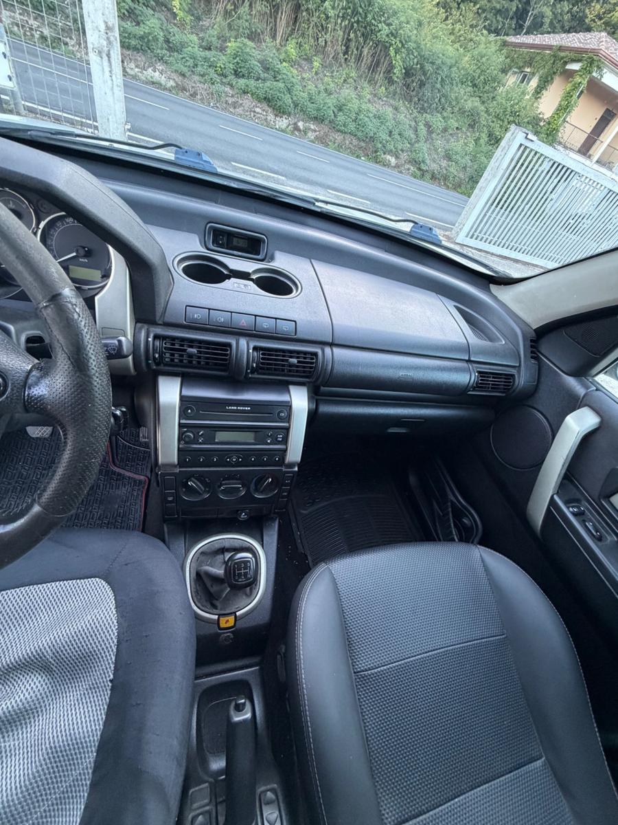 Land Rover Freelander 2004 — photo 7