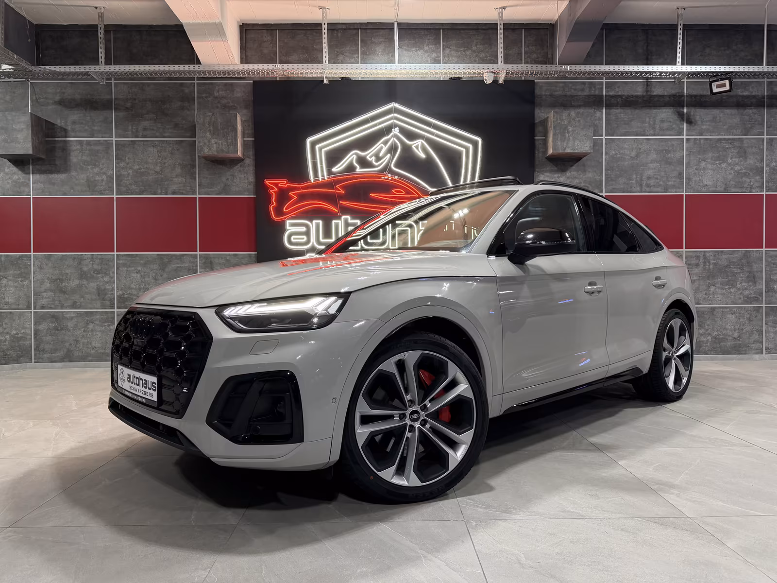 Audi SQ5 3.0 TDI *PANO*HUD*AHK*DYNAMIKLENKUNG*MATRIX*