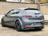 Seat Leon 2.0 TDI JE- DESGIN  Cupra - Seat Leon aus 2006 mit Diesel-Antrieb