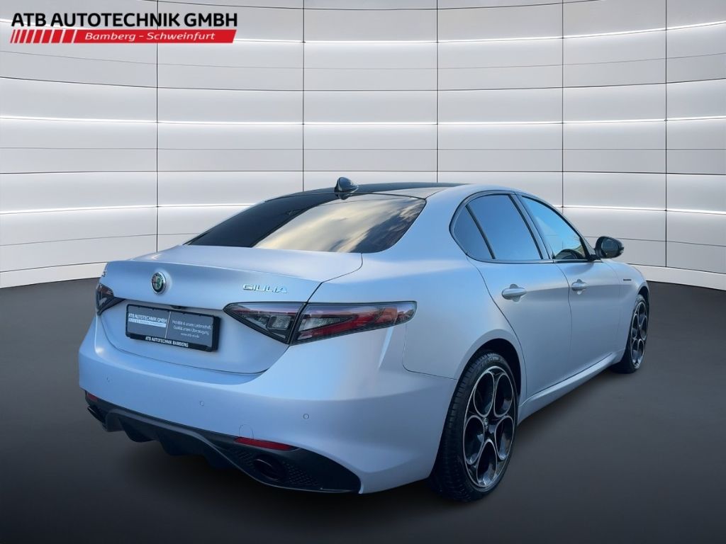Fahrzeugabbildung Alfa Romeo Giulia Competizi.Matt Silber (ab Werk) Limitiert