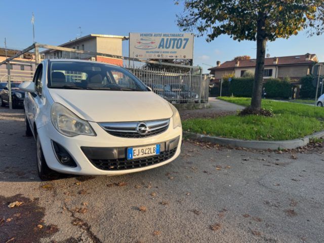 Opel OPEL Corsa 1.2 3 porte b-color