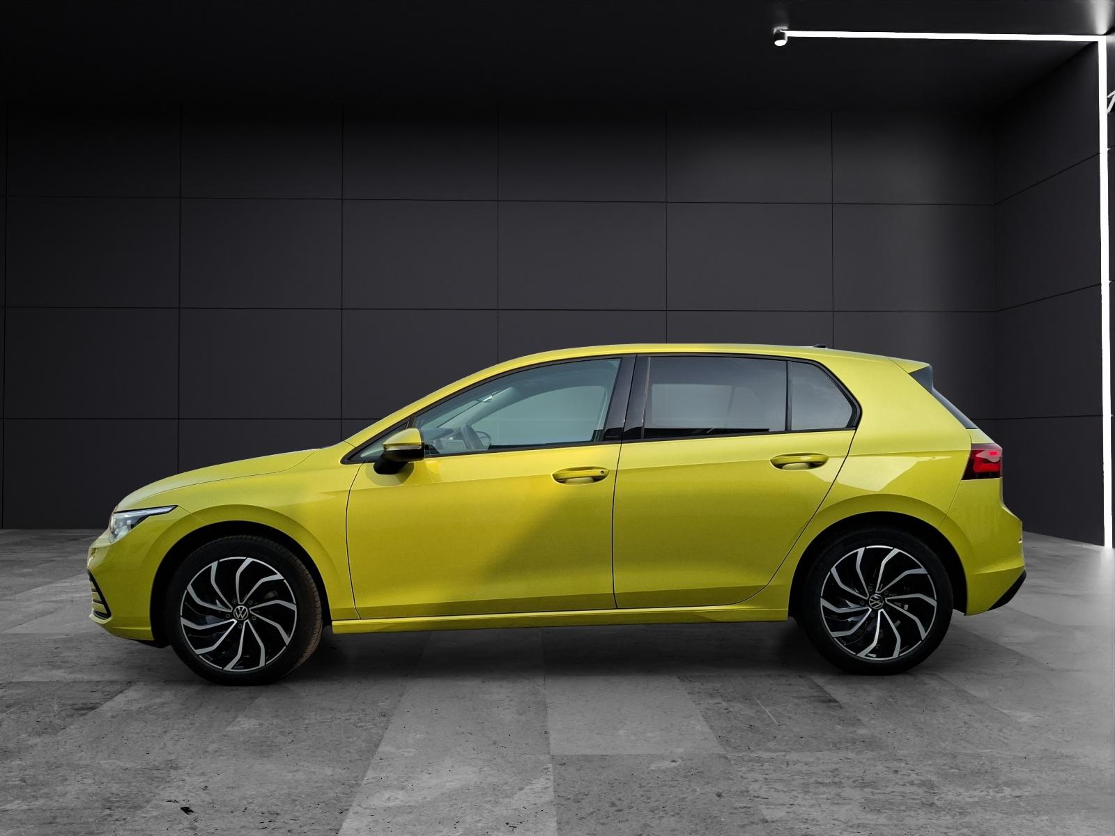 Volkswagen Golf VIII TSI Life Matrix Navi AID Pano ACC PDC 