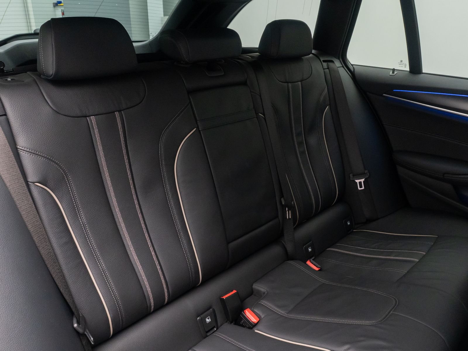 Fahrzeugabbildung BMW 530d M Sport DAB H/K Kamera Alarm Komfort 19Zoll