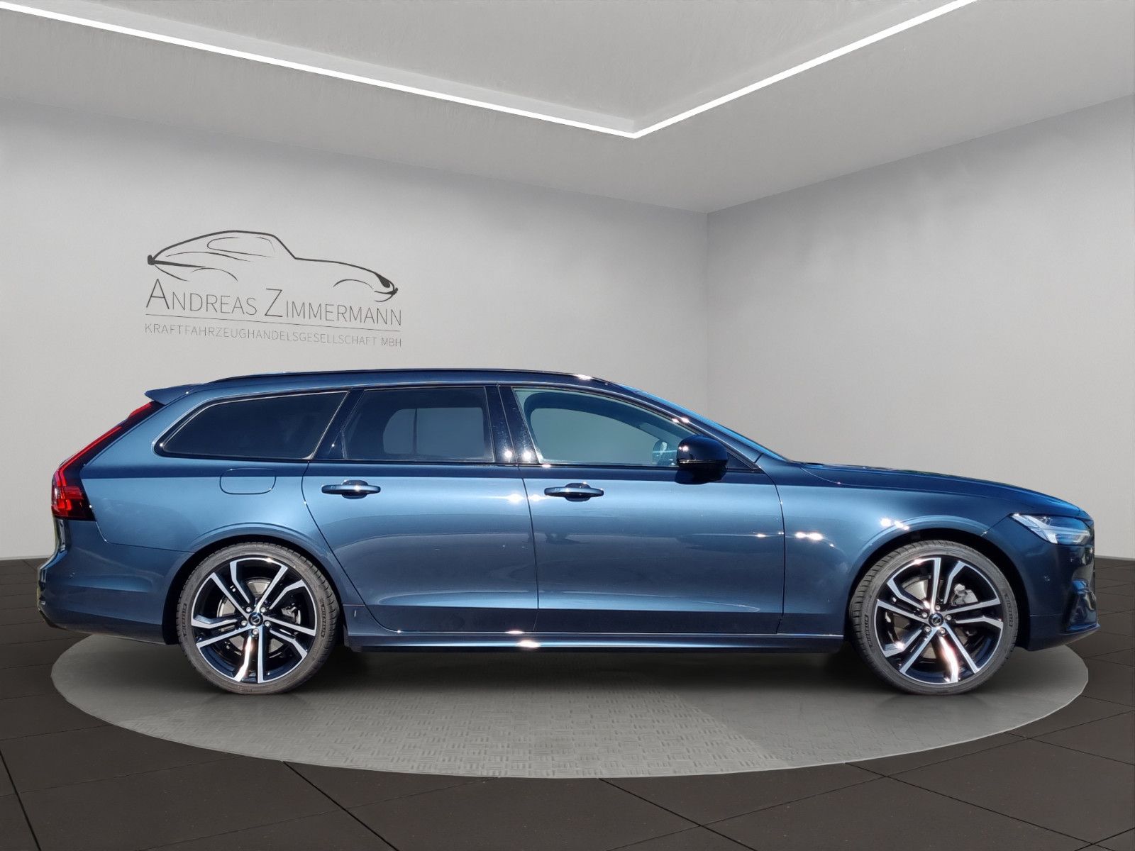 Volvo V90 B6 R-Design AWD XENIUM/PANO/WINTER PRO/4C/BW foto 4