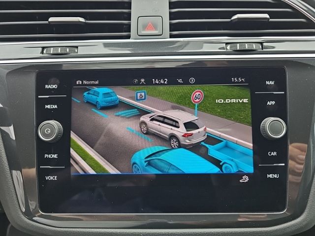 Fahrzeugabbildung Volkswagen Tiguan 2.0 TSI 4M DSG Elegance LED-MATRIX STDHZ