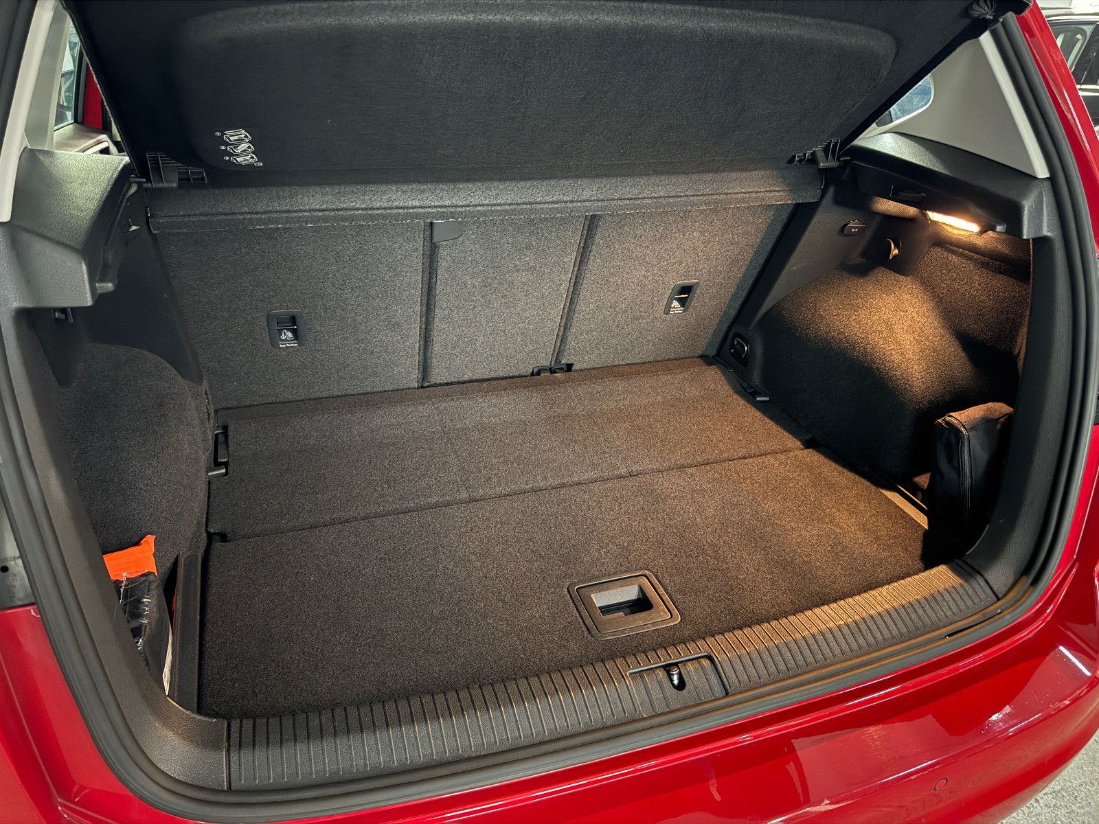 Fahrzeugabbildung Volkswagen Golf 7 TSI SPORTSVAN COMFORTLINE MEDIA PAKET 1.H