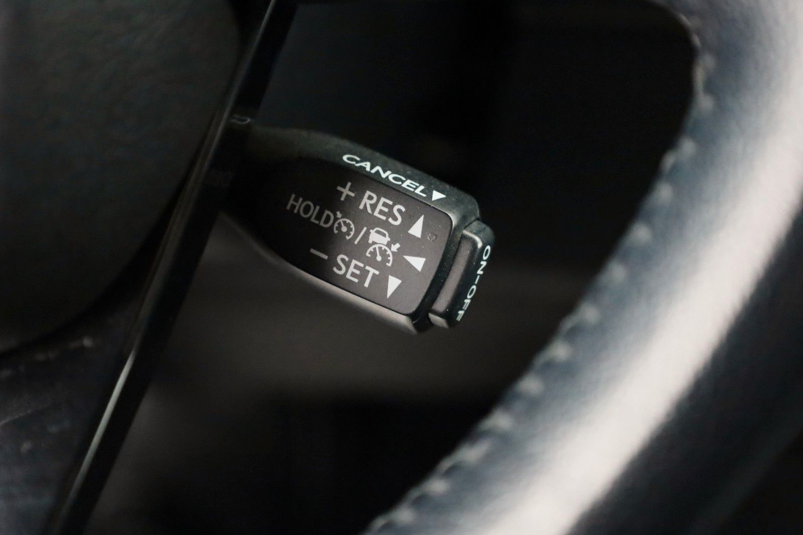 Fahrzeugabbildung Toyota Hilux 2.8 D-4D 4x4 Invincible Sport,ACC,360°,AHK