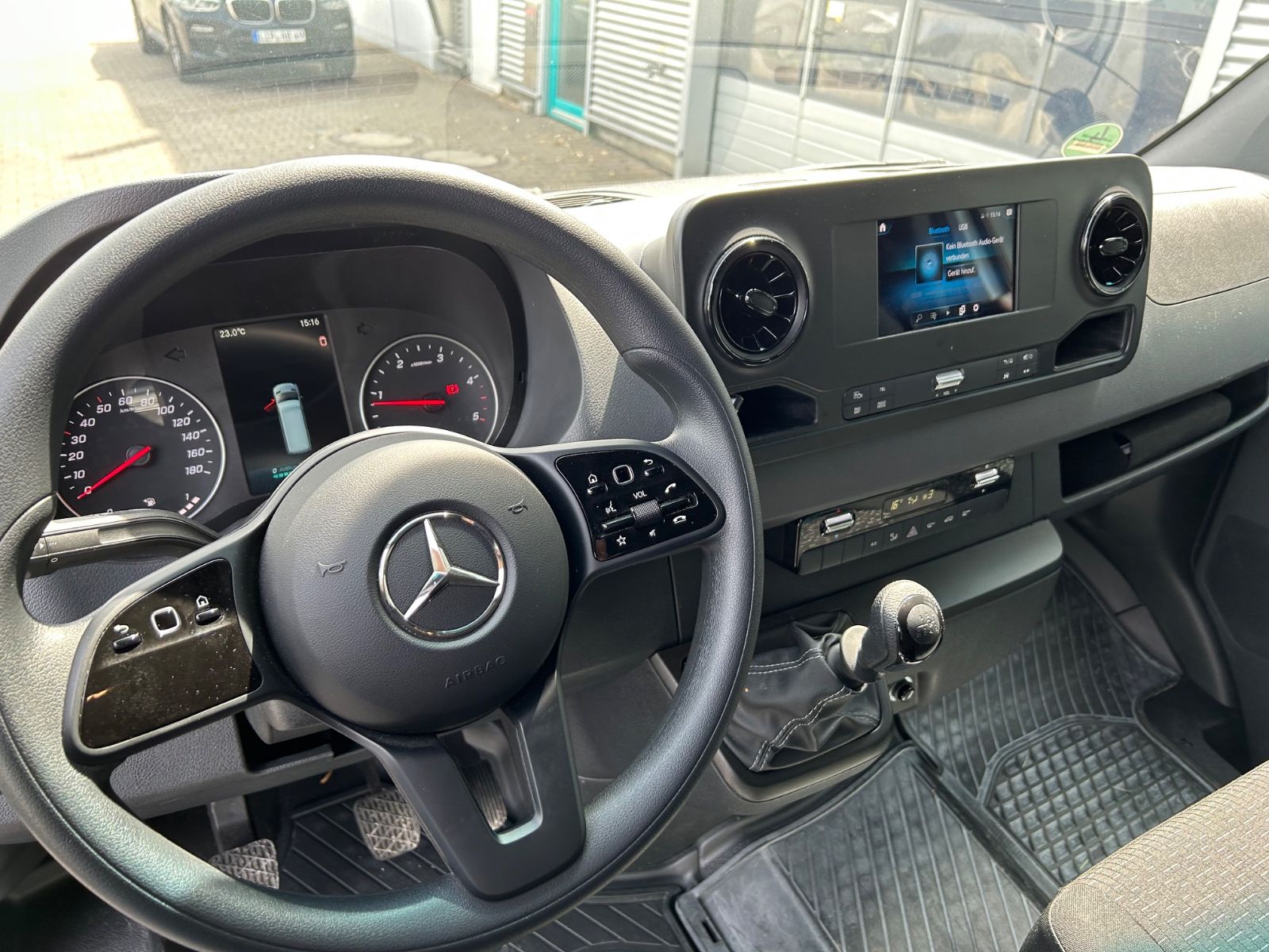 Fahrzeugabbildung Mercedes-Benz Sprinter III Tourer 317 CDI Navi Kamera
