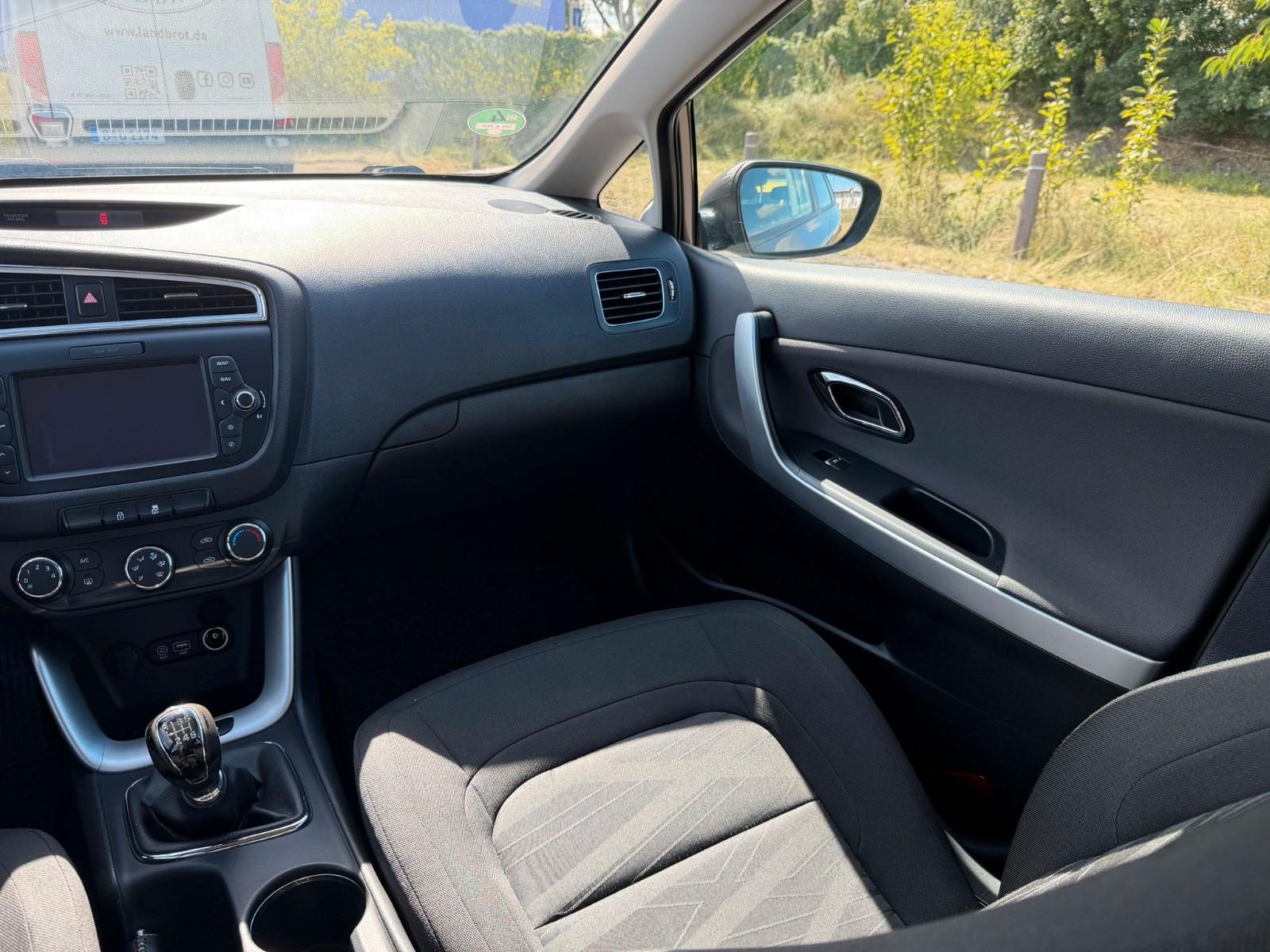 Kia Ceed Sportswagon Attract*R-Kamera*Navi*PDC*