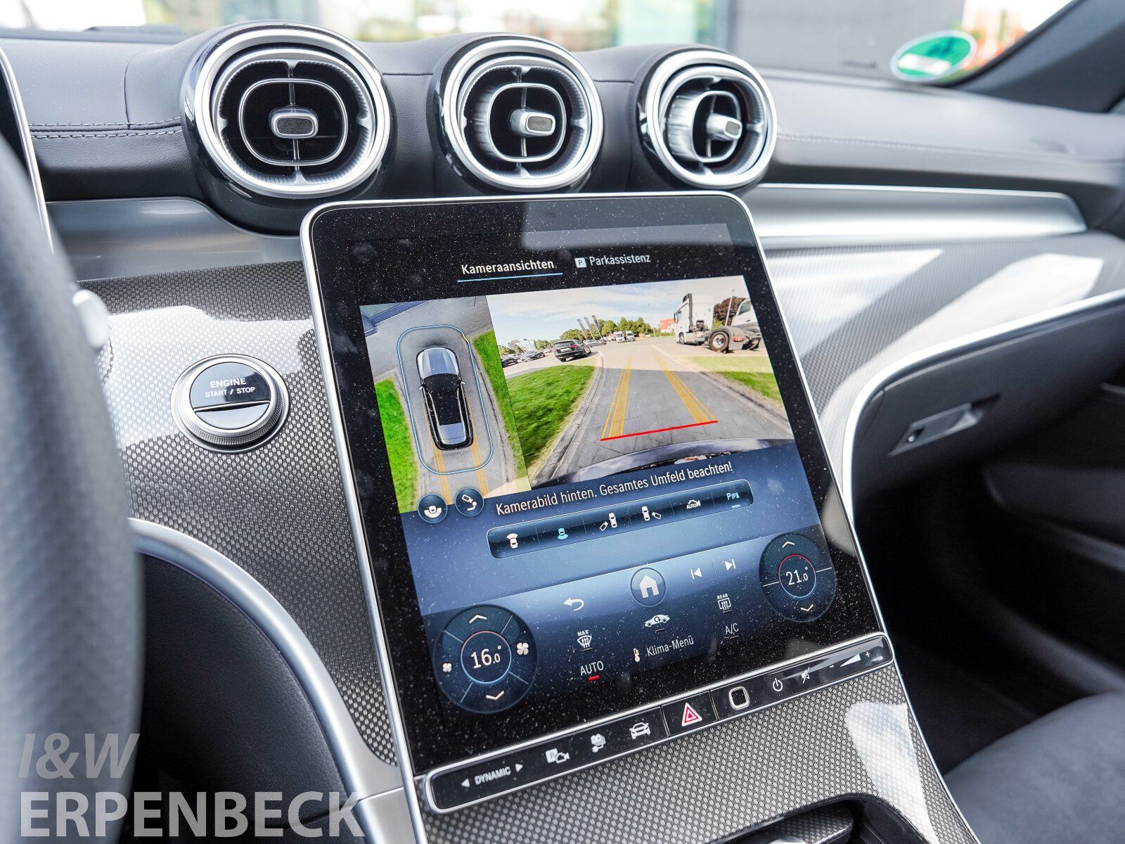 Fahrzeugabbildung Mercedes-Benz C 300 de T Edition AMG Distronic AHK Pano Memory