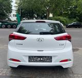 Hyundai i20 YES! - Hyundai: Unfallwagen
