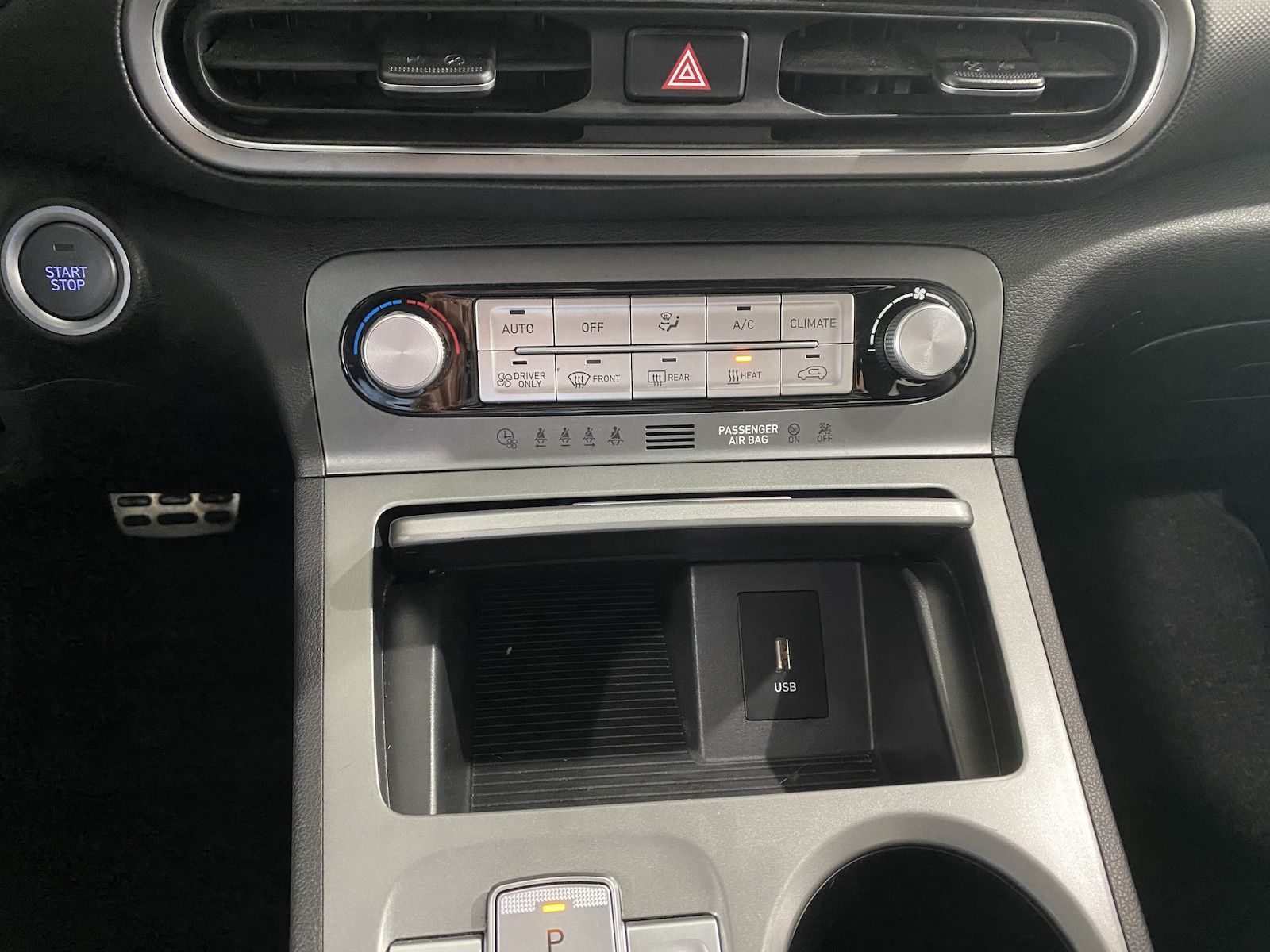 Fahrzeugabbildung Hyundai Kona Select/Navi/RFK/ACC/On-Board-3-Phasen/