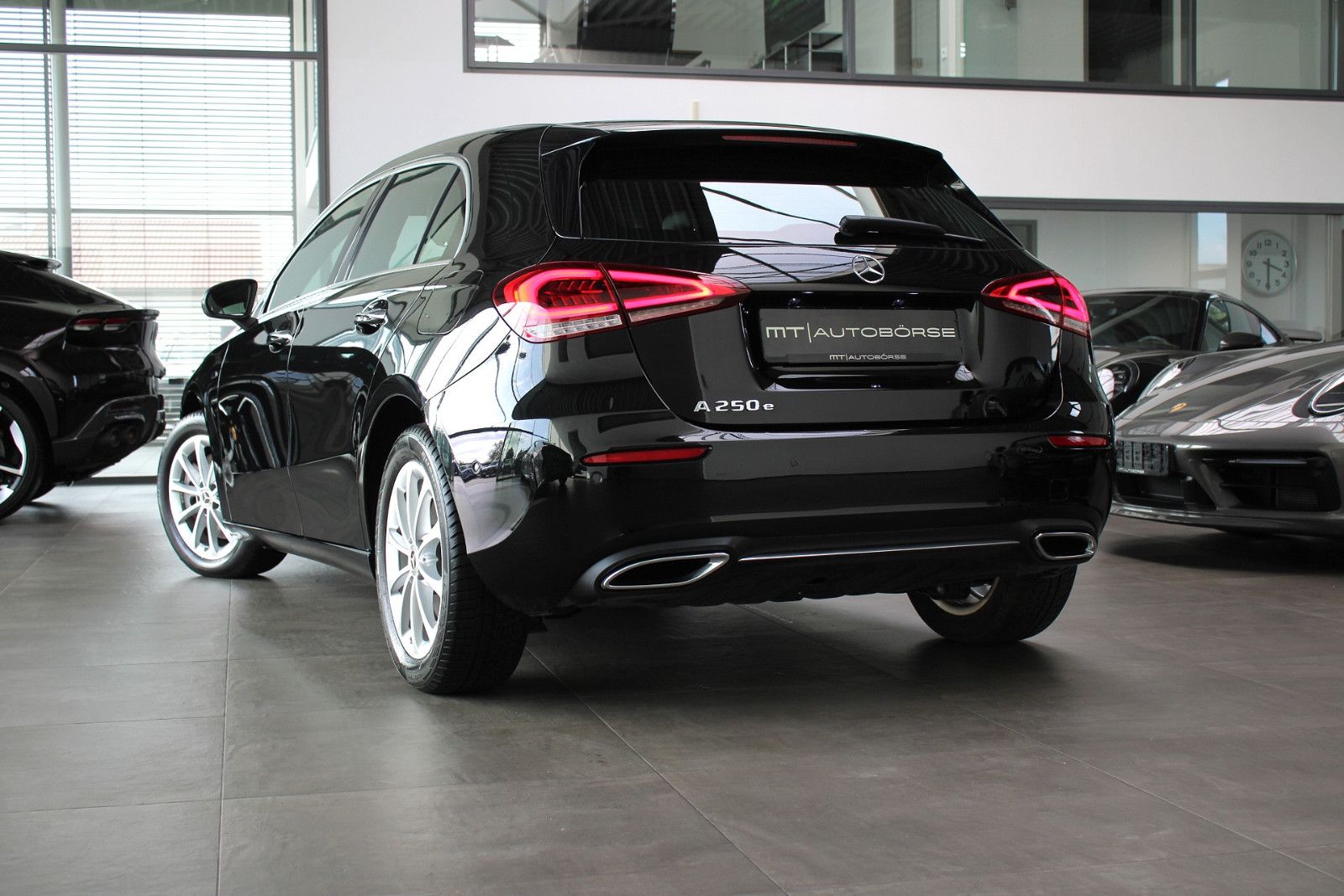 Mercedes-Benz A 250e PROGRESSIVE MBUX NAVI KAMERA LEDER foto 6