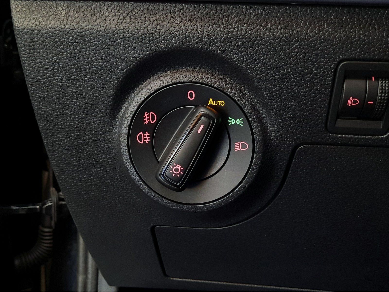 Fahrzeugabbildung SEAT Ibiza FR *LED*Einparkh.*Sitzhzg.*AppConnect*