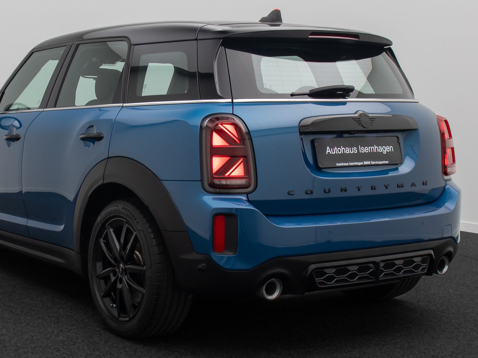 Fahrzeugabbildung MINI John Cooper Works Countryman ALL4 HUD H/K Voll