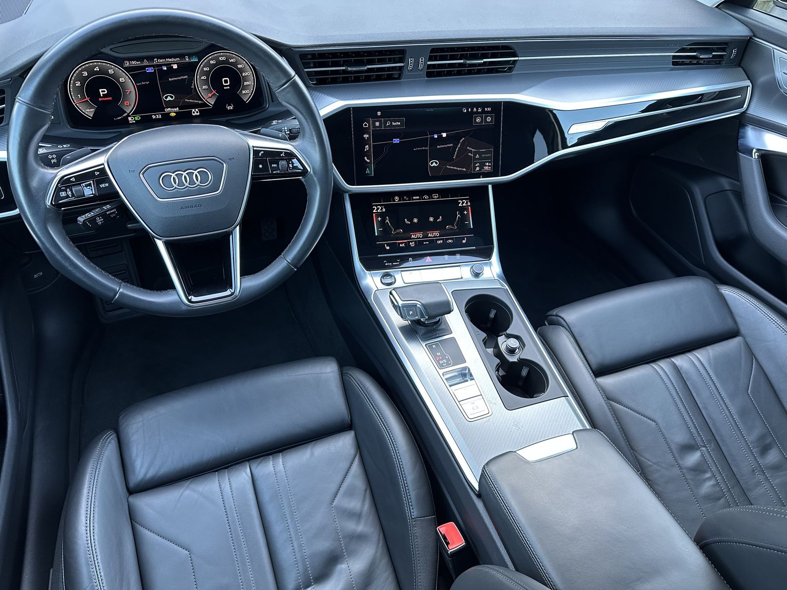 Fahrzeugabbildung Audi A6 Avant 55 TFSI Quattro Sport NAV+LED+AHK+PANO