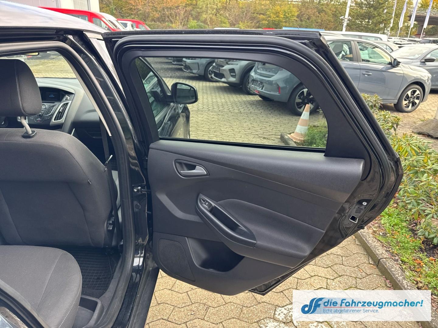 Ford Focus 2012 — photo 12