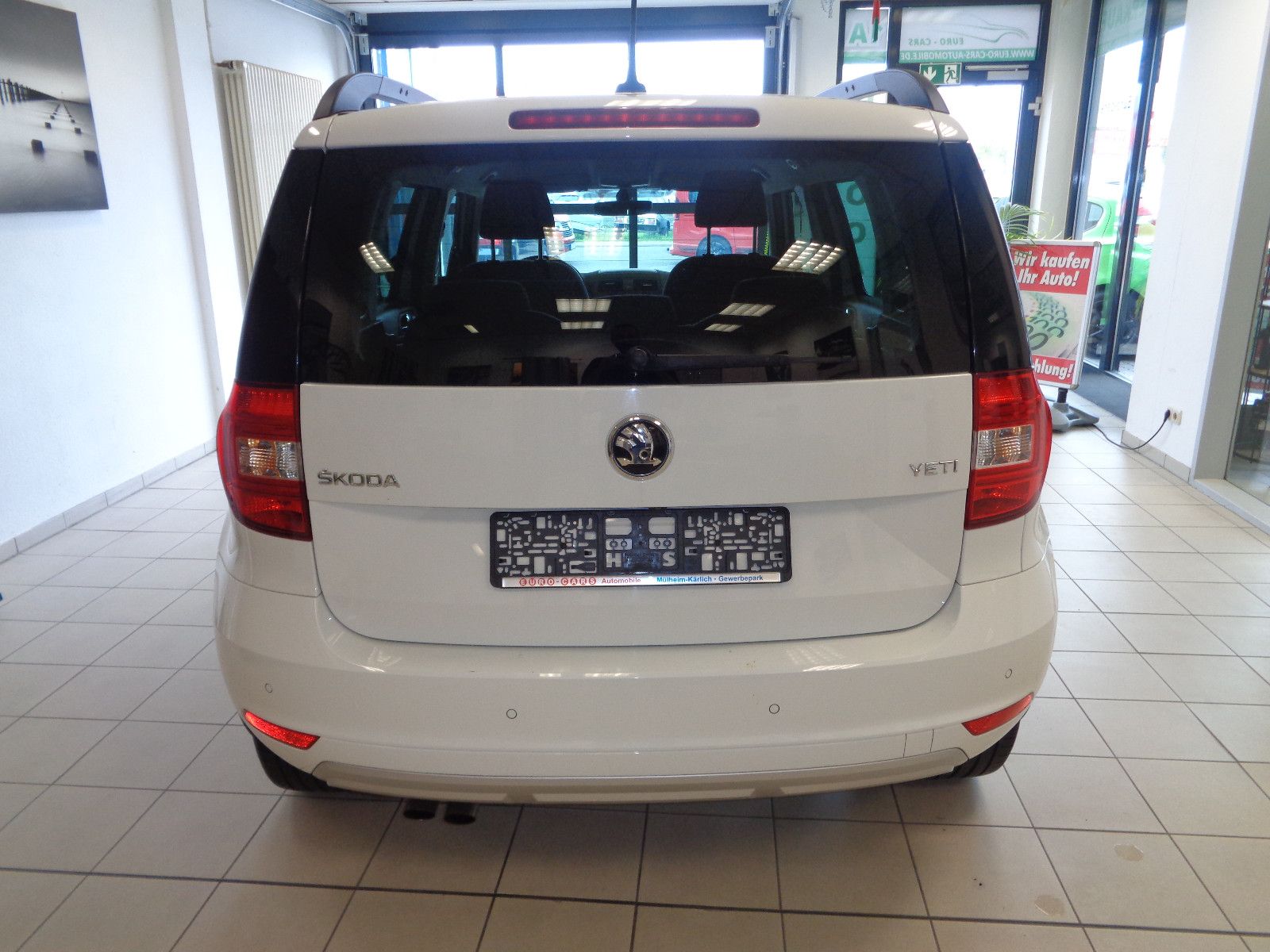 Fahrzeugabbildung SKODA Yeti Drive / NAVI / XENON / DSG / 1. HAND