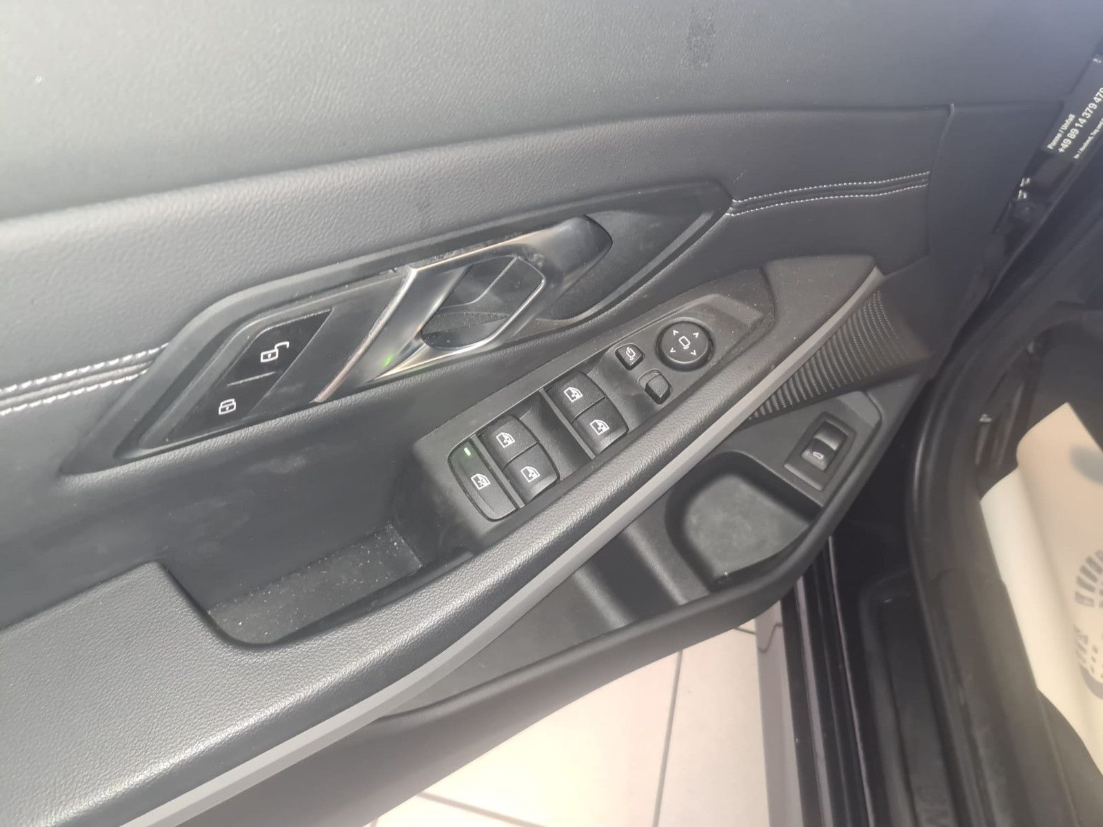 Fahrzeugabbildung BMW 320 Touring 320 d xDrive / LED / NAVI / DIGITAL