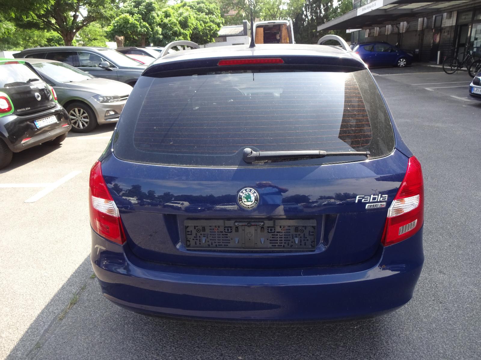 Skoda Fabia 2011 — photo 13