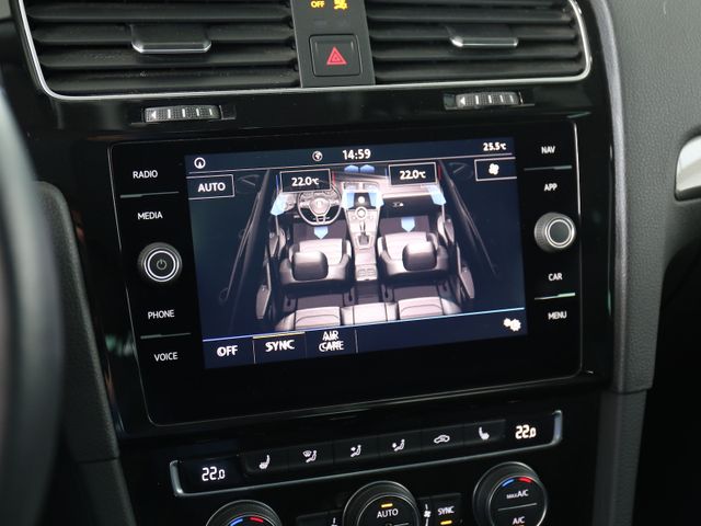 Volkswagen Golf Variant 1.6TDI DSG IQ DRIVE LED KAMERA ACC