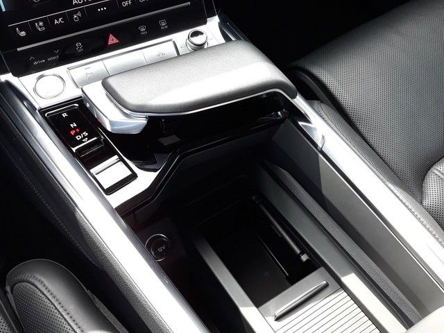 Fahrzeugabbildung Audi e-tron 55 qu. advanced B&O+HUD+21´LM+PANO+MASSAG