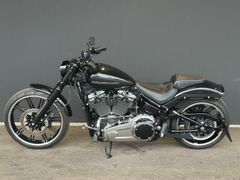 HARLEY DAVIDSON Softail Breakout 107 mit JEKILL & HYDE KLAPPE