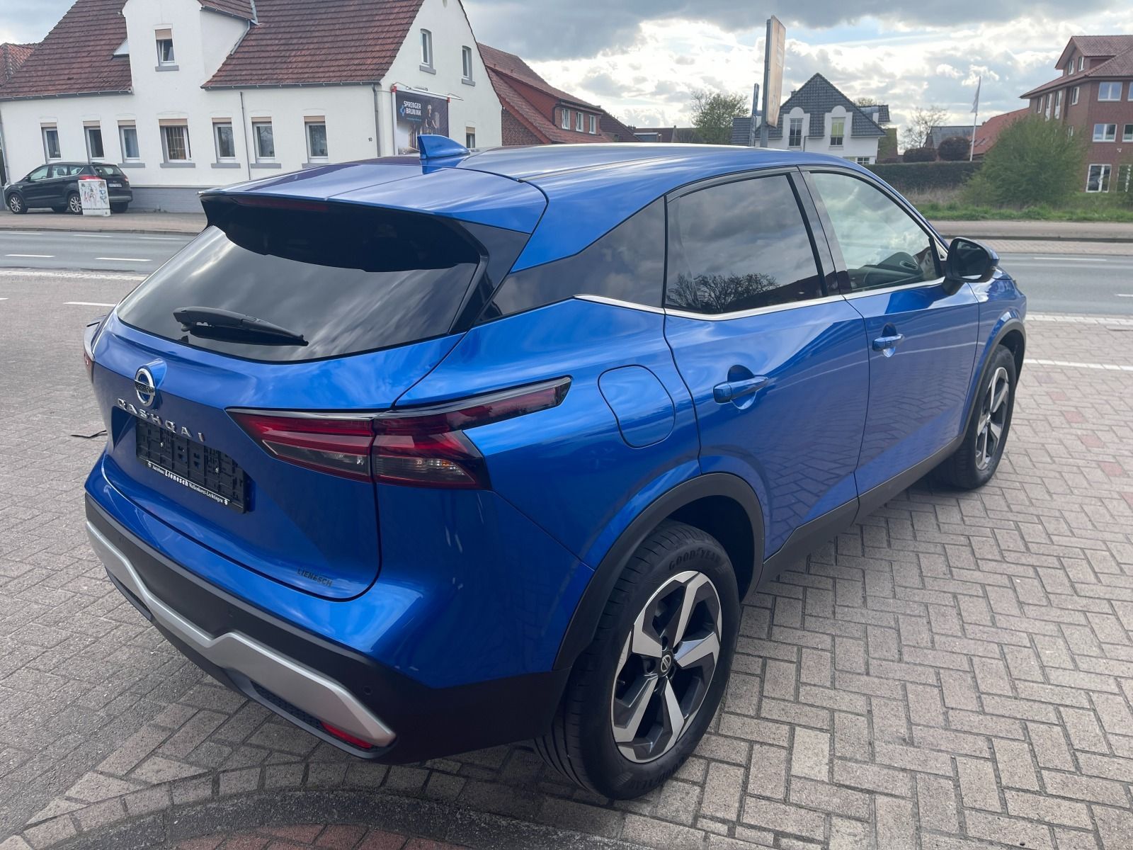 Fahrzeugabbildung Nissan Qashqai 1.3 Mild-Hybrid N-Connecta Automatik ACC