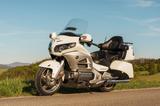 Honda  Goldwing GL1800 snowwhite - HONDA TOURER