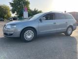 Volkswagen Passat Variant Com.  DSG  1. Hand. TV Xenen - Volkswagen aus 2008: Kombi